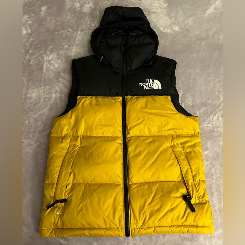 XS North Face Men's 1996 Retro Nuptse Vest Black and Yellow fits women too